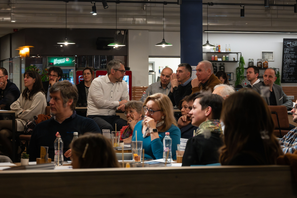 Z-HATÁS könyvbemutató 10