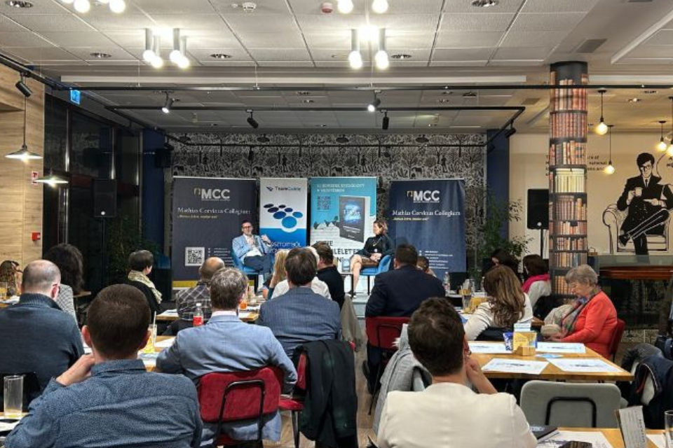 Z-HATÁS könyvbemutató 2